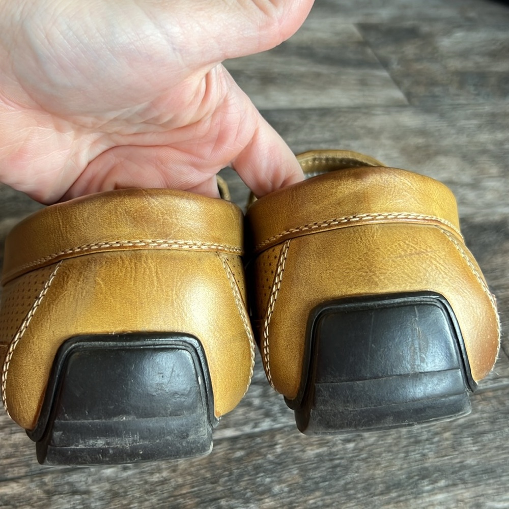 Men's Tan Leather Slip-On Loafers - Picture 3 of 7